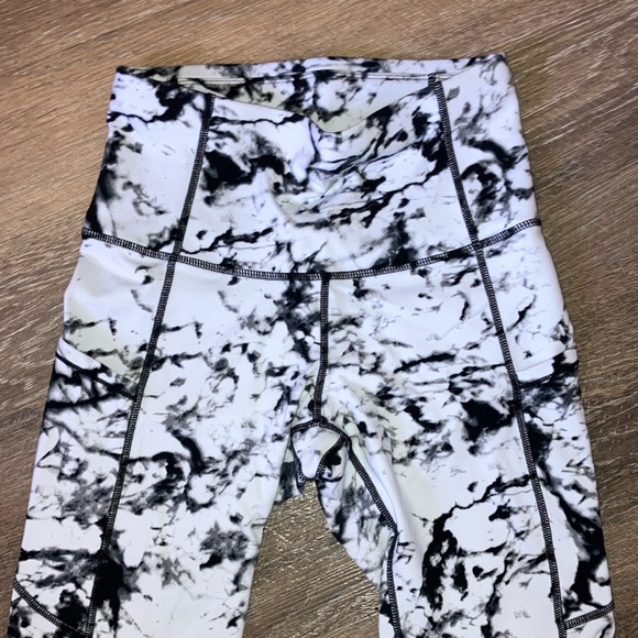 YOGA PANTS | MARBLE PRINT - Picture 3 of 7
